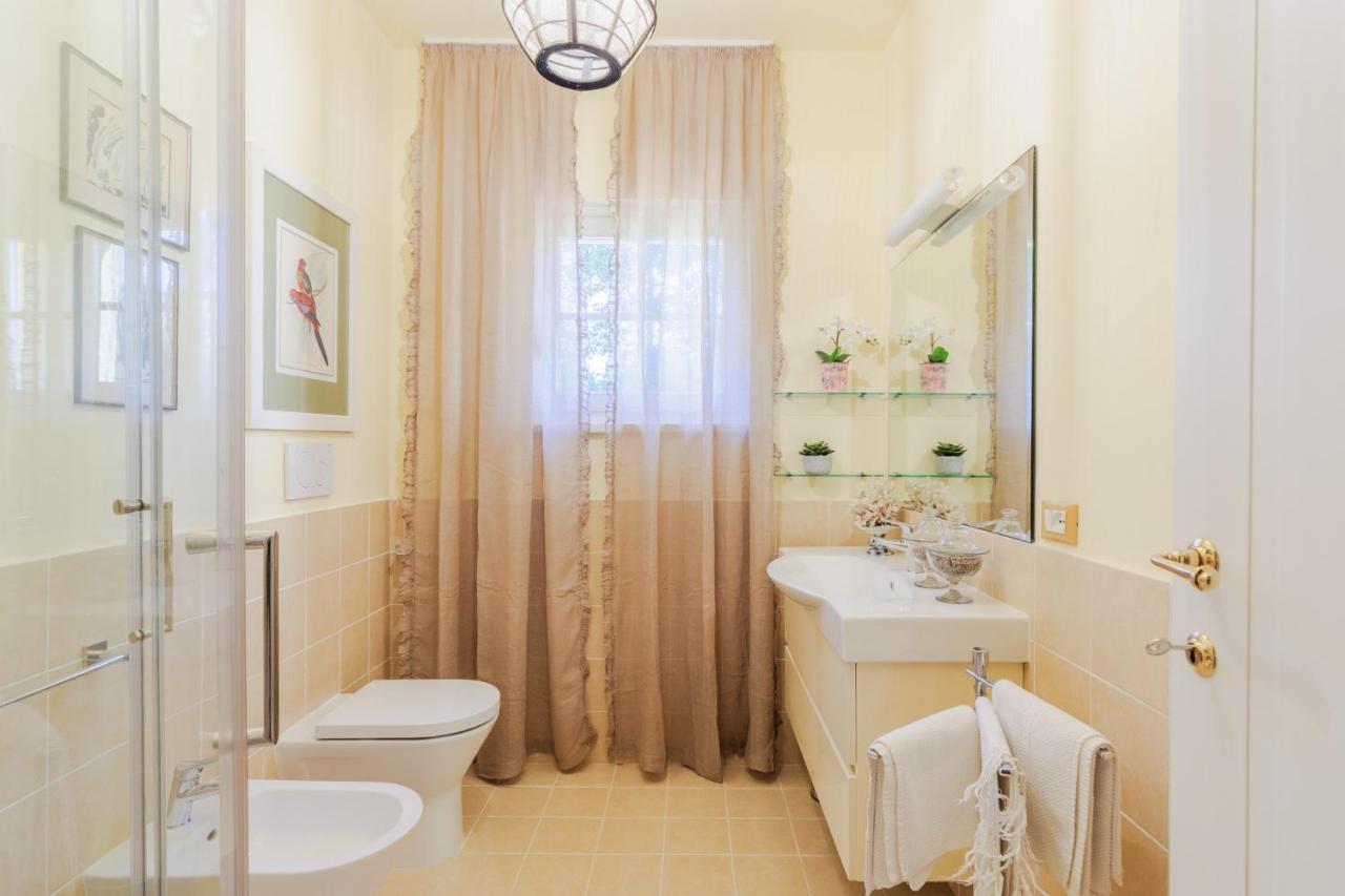 Villa Bassotta, A Charming Cottage Лука Екстериор снимка