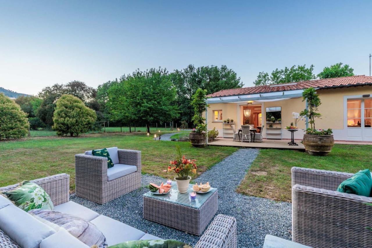 Villa Bassotta, A Charming Cottage Лука Екстериор снимка