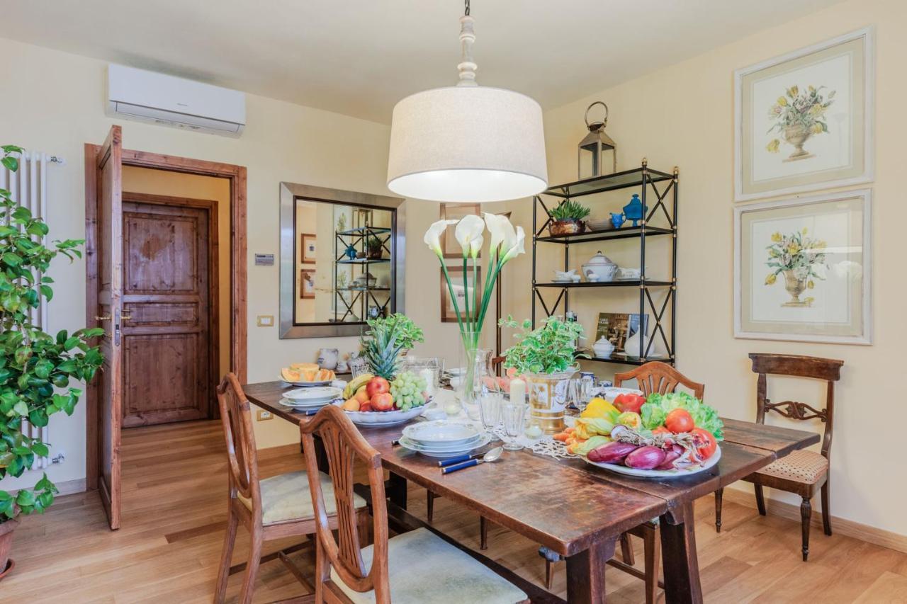 Villa Bassotta, A Charming Cottage Лука Екстериор снимка