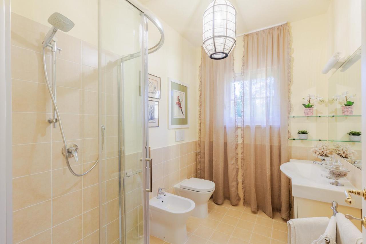 Villa Bassotta, A Charming Cottage Лука Екстериор снимка