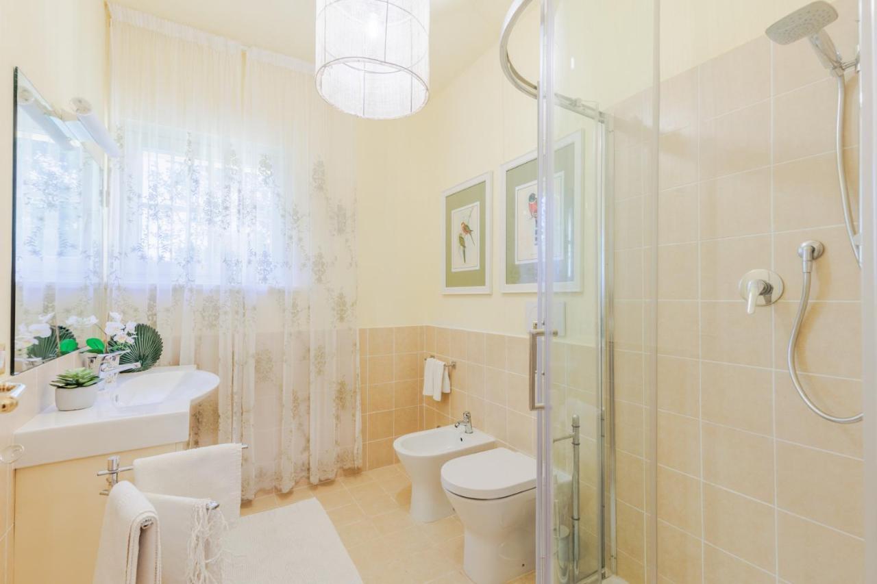 Villa Bassotta, A Charming Cottage Лука Екстериор снимка