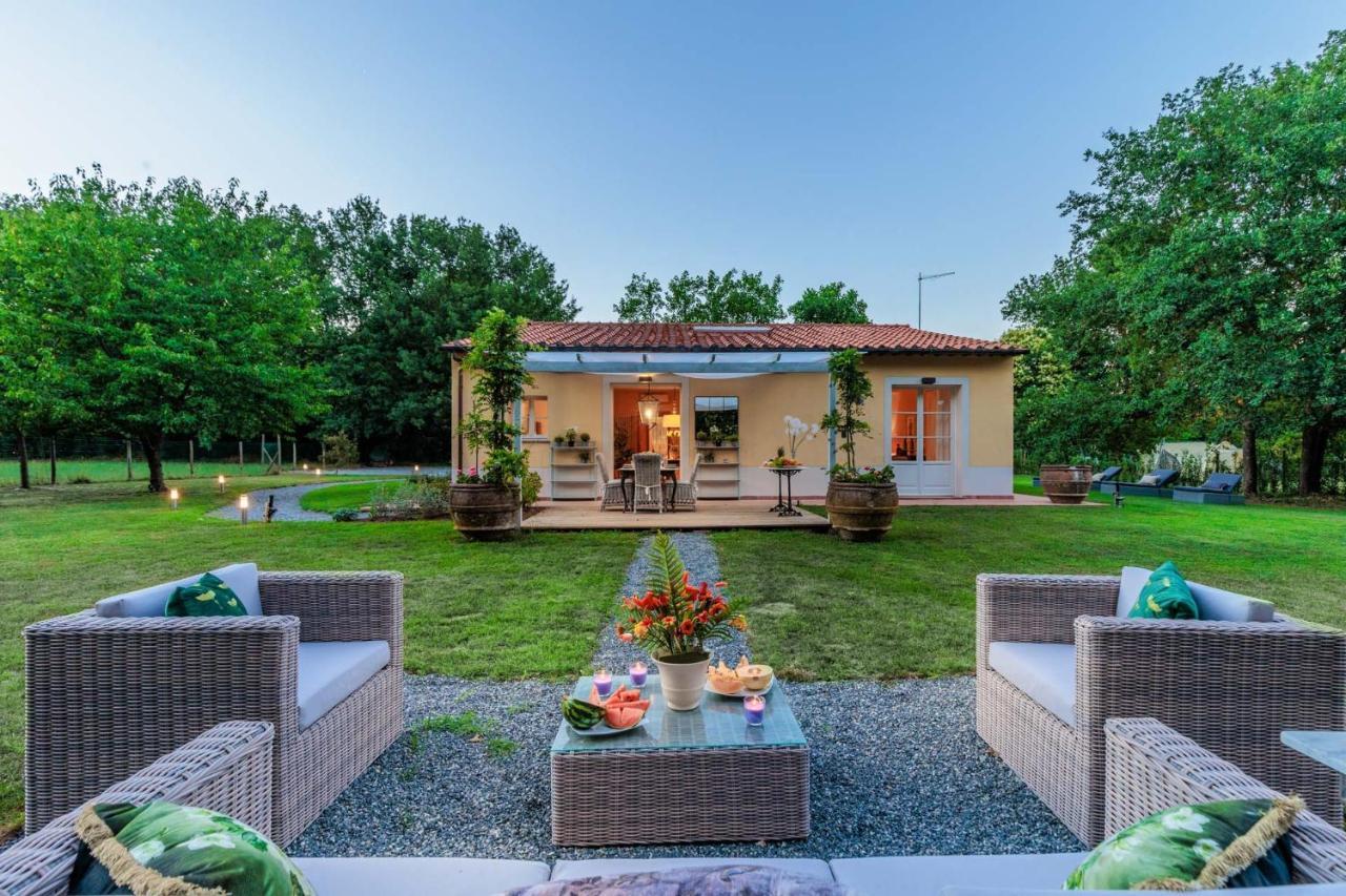 Villa Bassotta, A Charming Cottage Лука Екстериор снимка