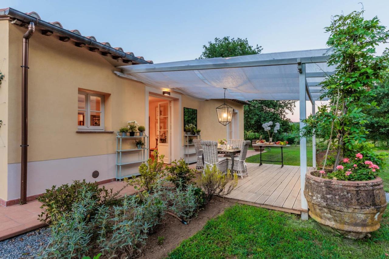 Villa Bassotta, A Charming Cottage Лука Екстериор снимка