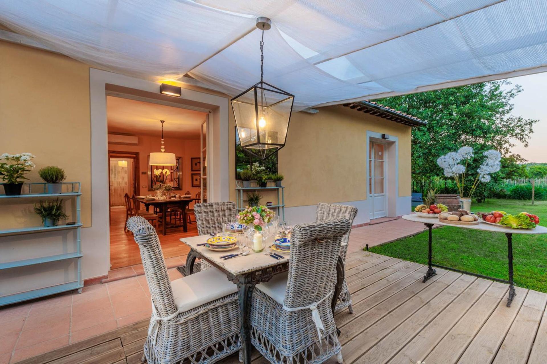 Villa Bassotta, A Charming Cottage Лука Екстериор снимка